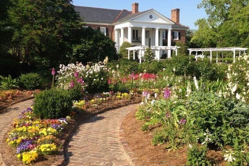 Boone Hall Plantation Admission & Tour with Transportation from Charleston