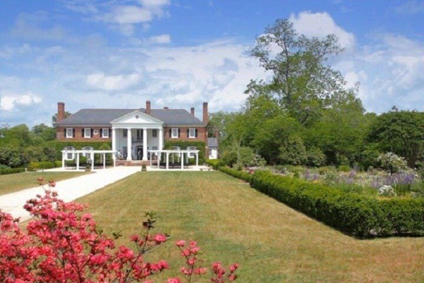 Boone Hall Plantation Admission & Tour with Transportation from Charleston