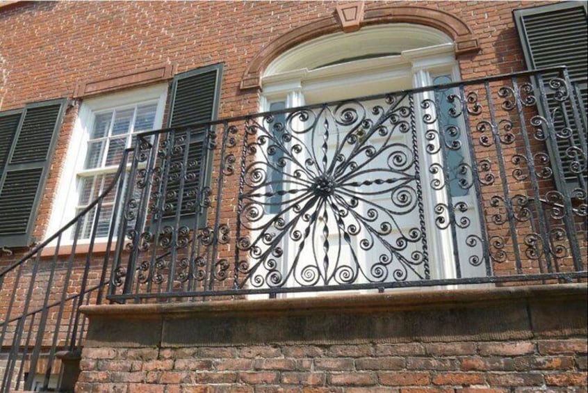 Historic Homes of Savannah Guided Walking Tour