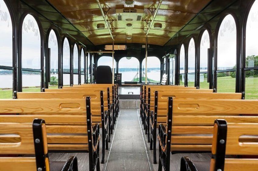 Newport Trolley Tour with Breakers Mansion - Viking Tours