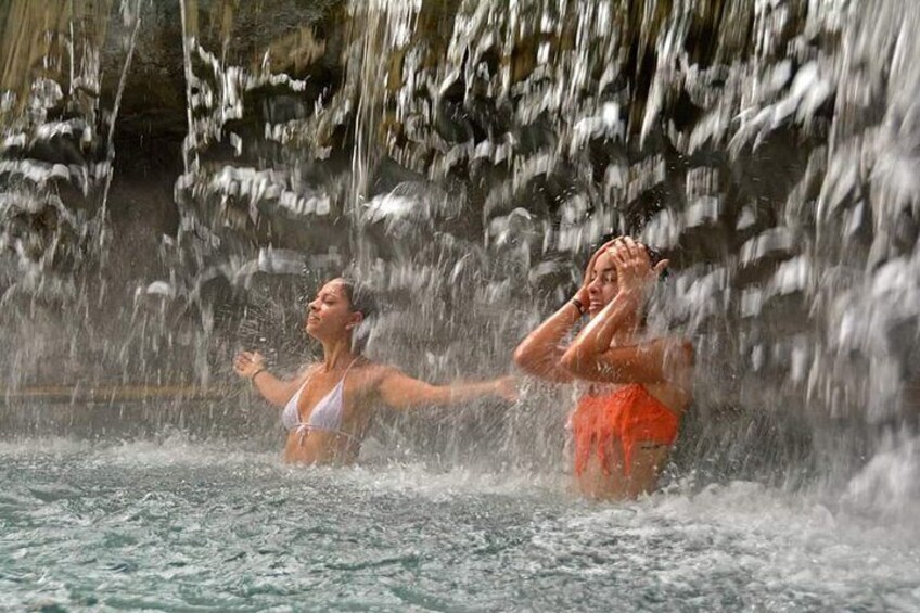 Fortuna Waterfall & Baldi Hot Springs Combo. Private Tour from San Jose
