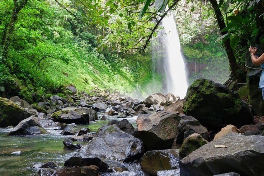 Fortuna Waterfall & Baldi Hot Springs Combo. Private Tour from San Jose