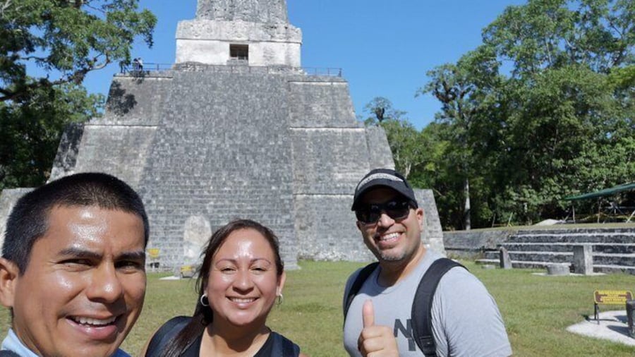 Happy guests with our guide Marlon
