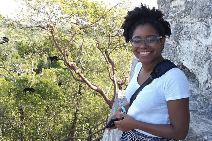 Our guest enjoying the Howler Monkeys (Alouatta pigra)