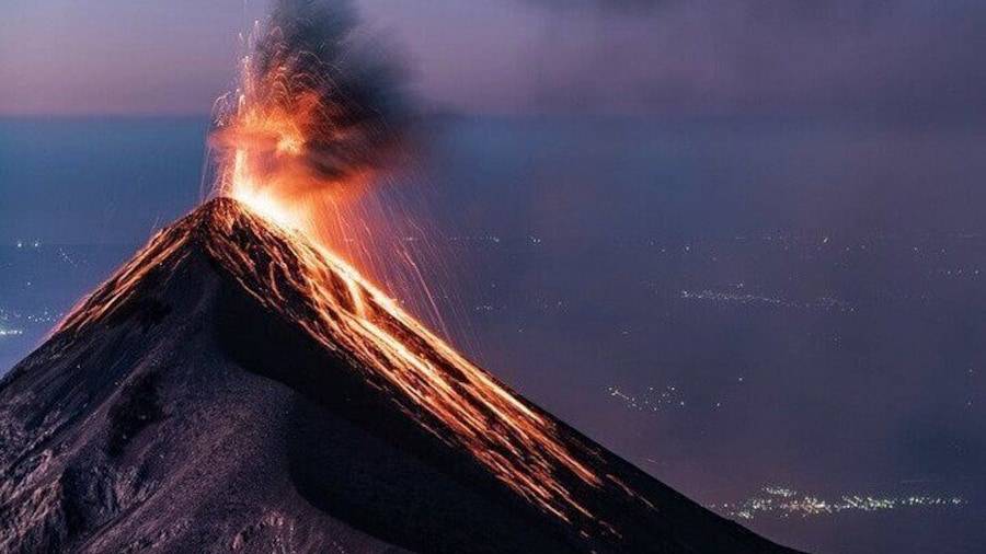 Acatenango Volcano Tour with Overnight from Antigua