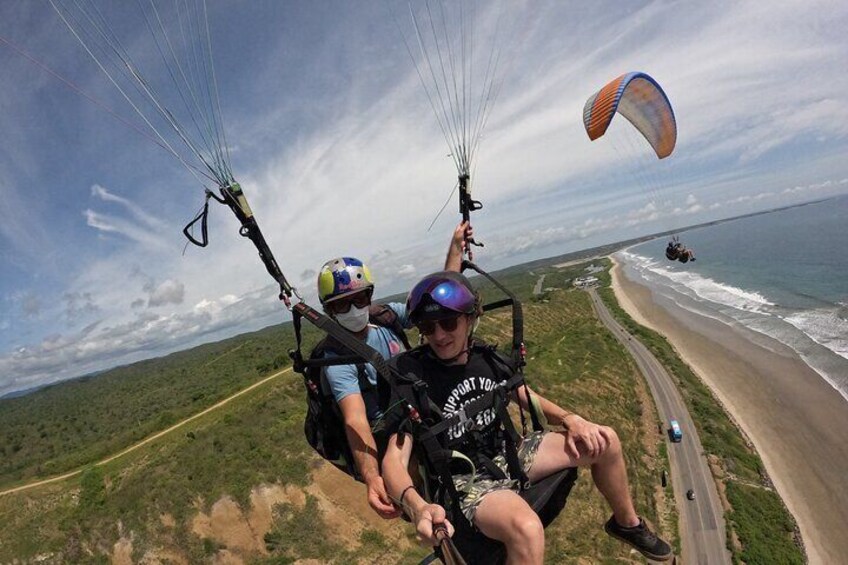 Ecuador Paragliding Montañita