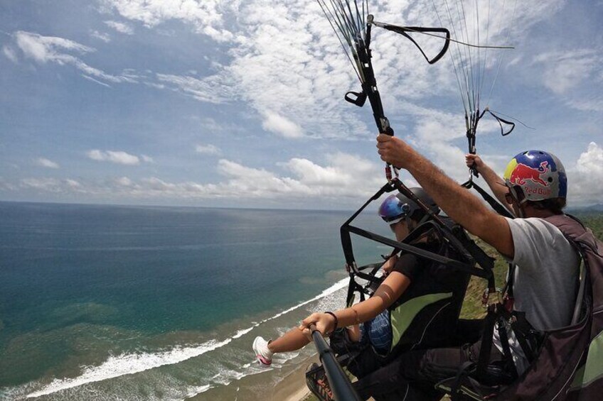 Ecuador Paragliding Montañita