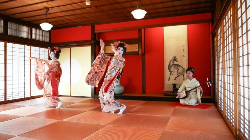 Show item 1 of 3. Winter Special,Maiko Dance at Somaro Teahouse Taxi plan A