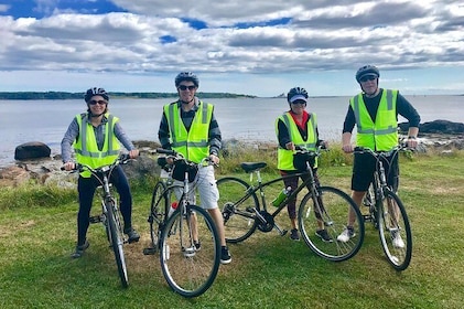Public |Coastal Beaches, Mansions & Seaside E-Bike Tour |3-3.5 hr
