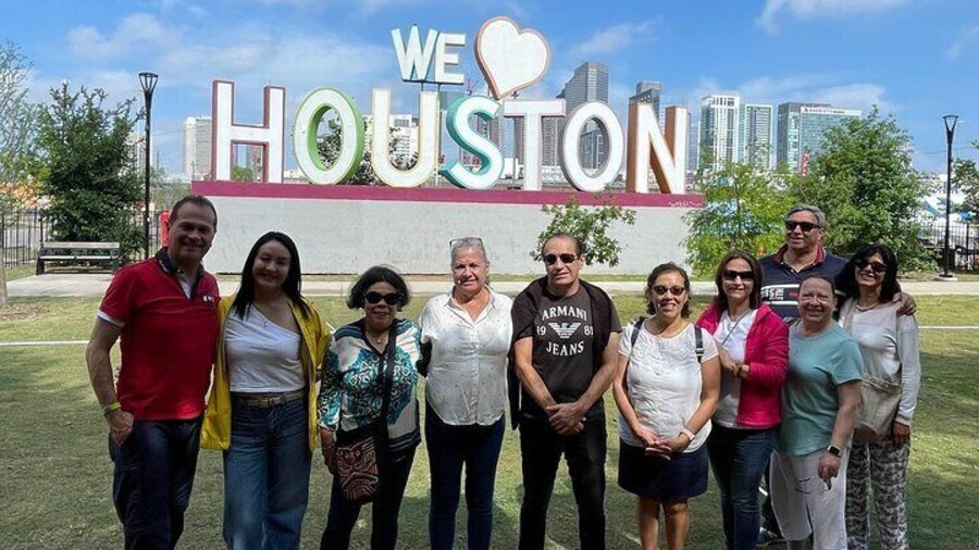 Astroville Best of Houston City Driving Tour with Live Guide