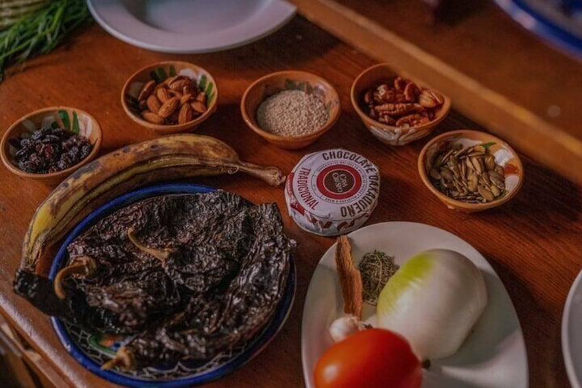 Flavors of Oaxaca: Cooking Class with No Set Menu and Local Market Tour