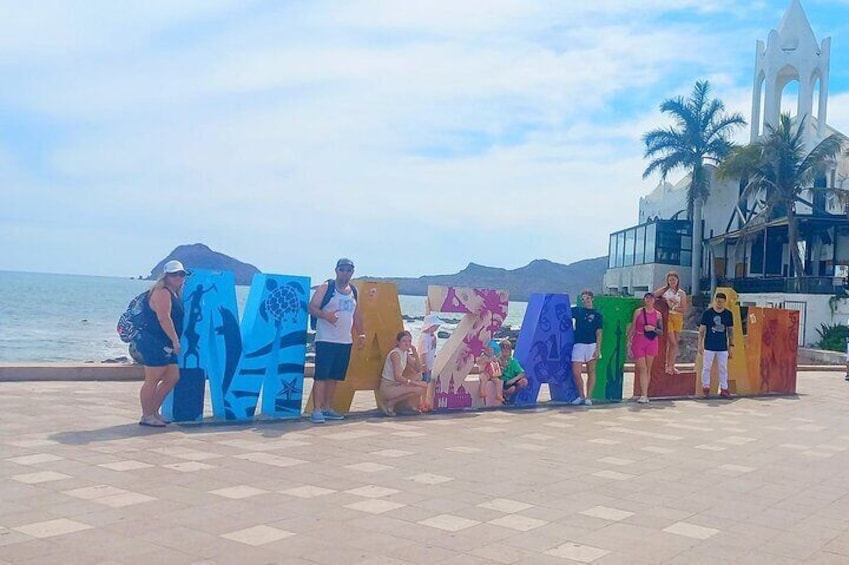 Mazatlan City Sightseeing Tour with Shopping Time and Lunch