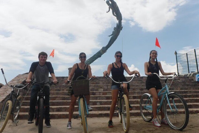 Private Tour in El Malecon Boardwalk Bike Ride