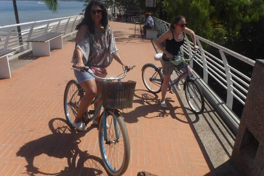 Private Tour in El Malecon Boardwalk Bike Ride