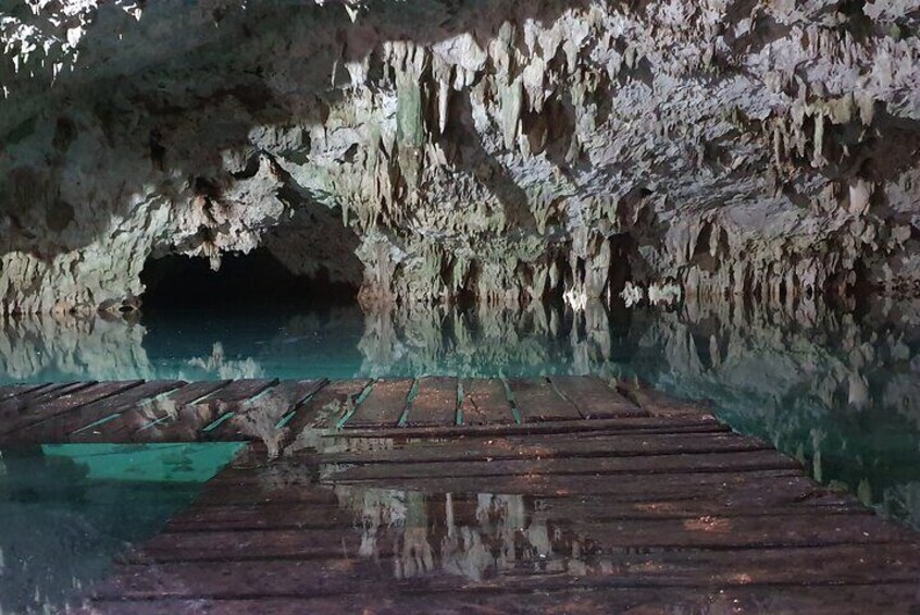 Dream Underground World (Cenote cavernous exploring)