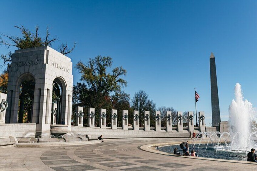 Private VIP Monuments & Memorials Bike Tour