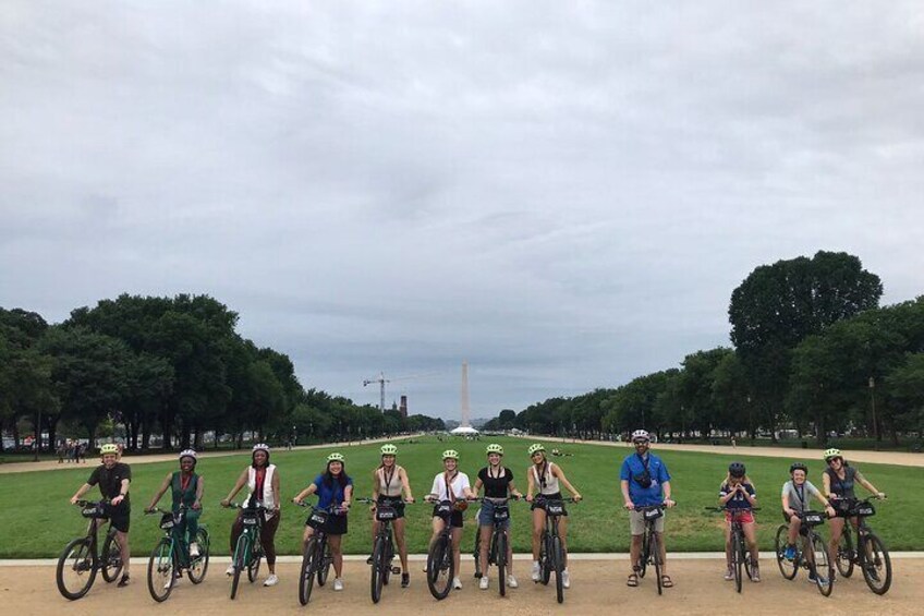 Private VIP Monuments & Memorials Bike Tour