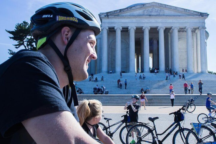 Private Group Monuments & Memorials Bike Tour