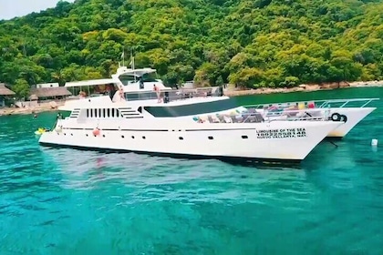 Mega Yacht All-Inclusive Cascata di Yelapa e avventura di snorkeling