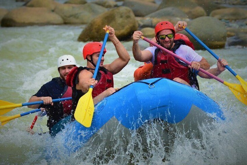 Naranjo River White Rafting Clas III-IV from Manuel Antonio