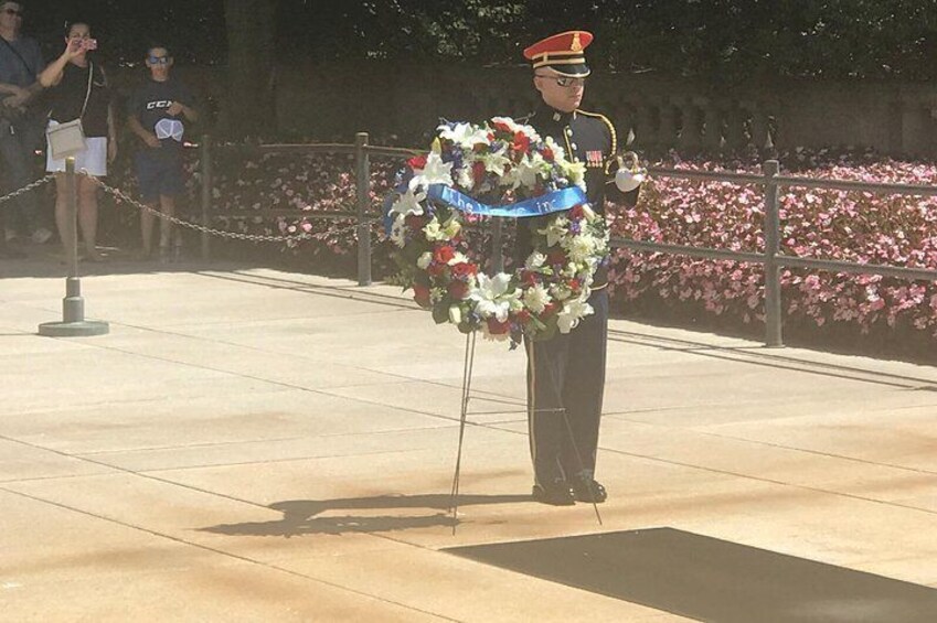 Wreath laying ceremony at the Tomb of the Unknowns