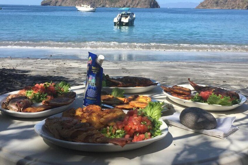 Private Boat and BBQ Tour From Dreams Las Mareas