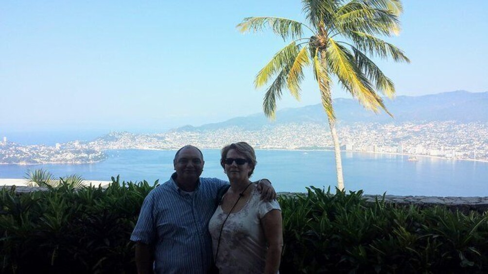Acapulco 6 Hrs City Tour -Divers - Turtles - Chapel of Peace-All the Attractions