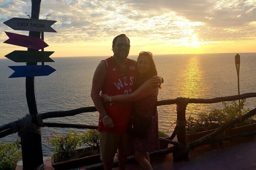 Day Dinner and Cliff Divers Show of La Quebrada in Acapulco