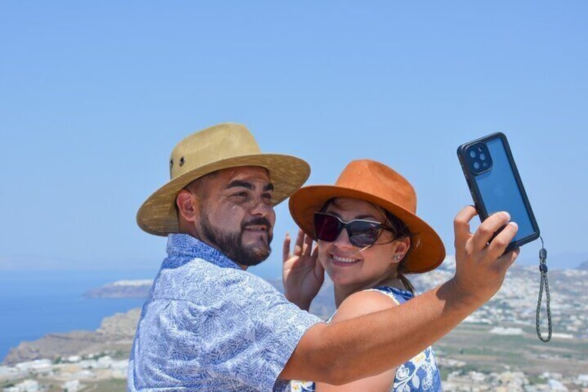 Santorini Highlights Small-Group Tour with Wine Tasting from Fira