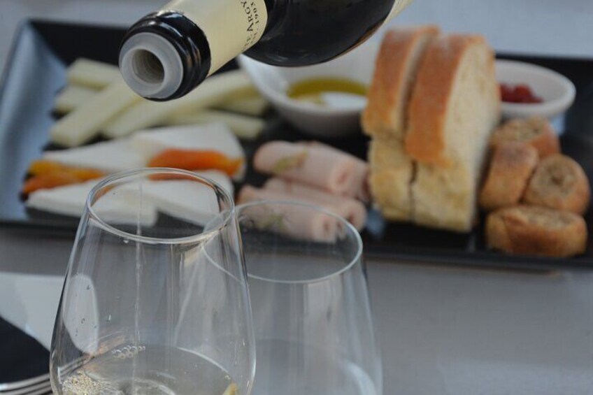 Winetasting with snacks