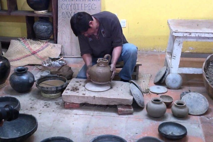 Full-Day Monte Alban Archaeological Site and Oaxaca Artisan Experience