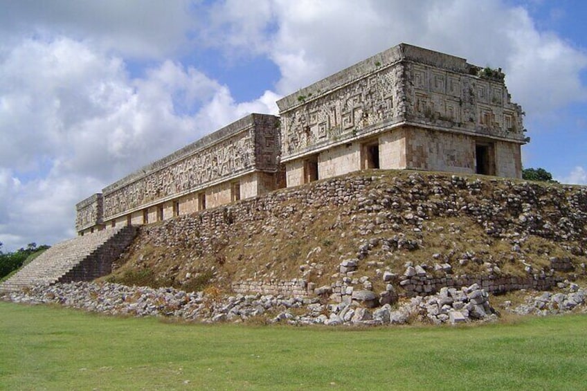 Private Tour: Uxmal & Hacienda Sotuta de Peon by Yucatan Concierge