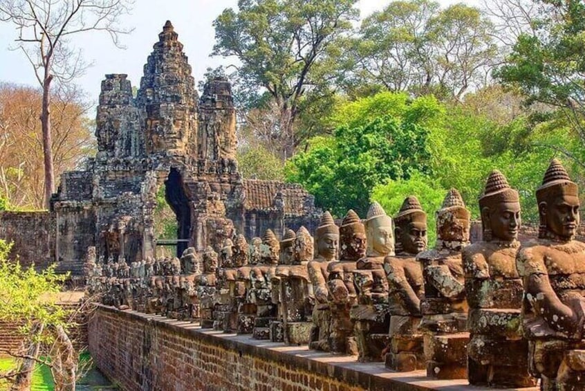 Full-day Small-Group Angkor Wat Tour from Siem Reap with English Speaking Guide