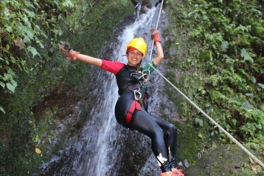 canyoning with horseback riding in waterfalls near La Fortuna