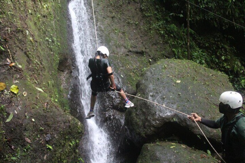 canyoning with horseback riding in waterfalls near La Fortuna