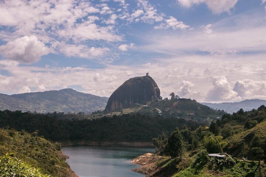 Guatape and El Peñol Day-Trip from Medellin with Traditional Colombian Lunch