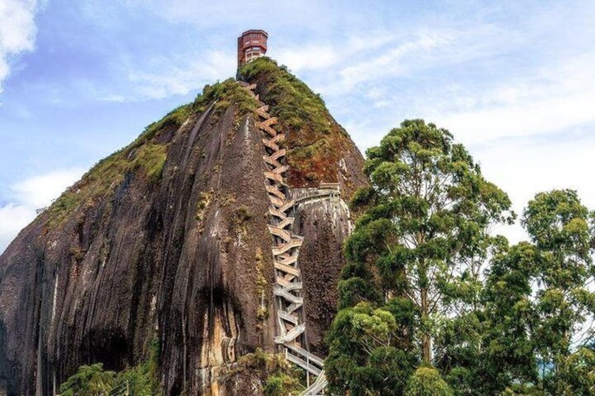 Guatape and El Peñol Day-Trip from Medellin with Traditional Colombian Lunch