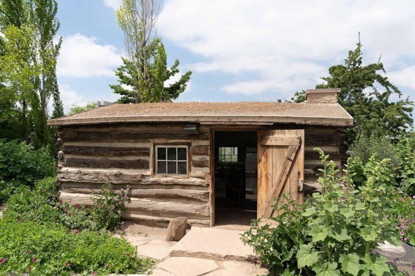 Oldest pioneer cabin