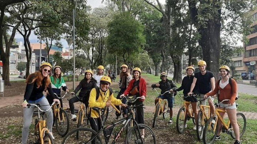 Bogotá Private Bike Tour with Transportation