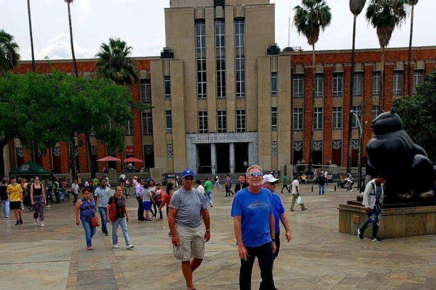 Medellin by Metro: Botero Plaza, Botanical Gardens and Santo Domingo Library