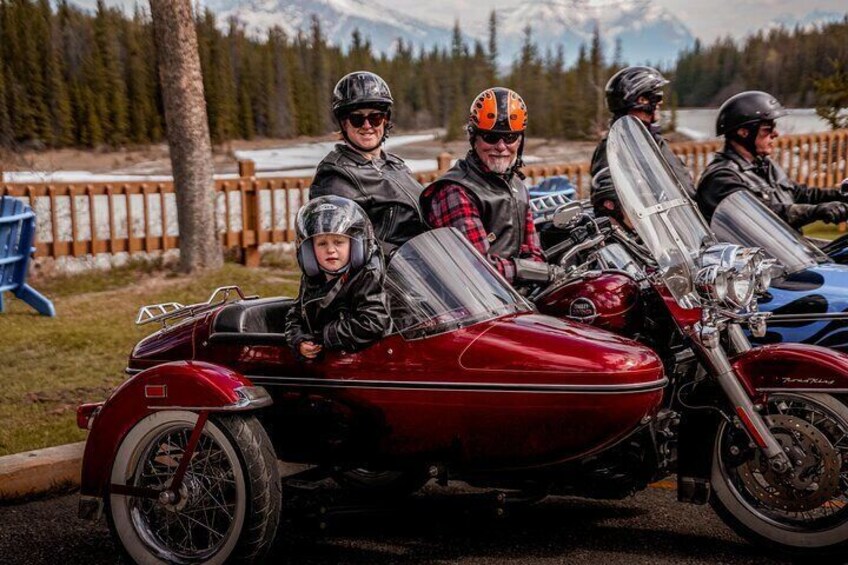 Canadian Rockies Tour by Chauffeured Sidecar from Jasper