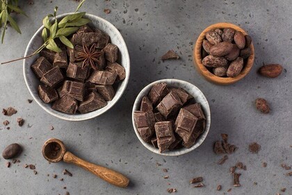 Bogota Private Food Tour: Fruits, Arepas, Cacao, Lunch, Beer, 8hr