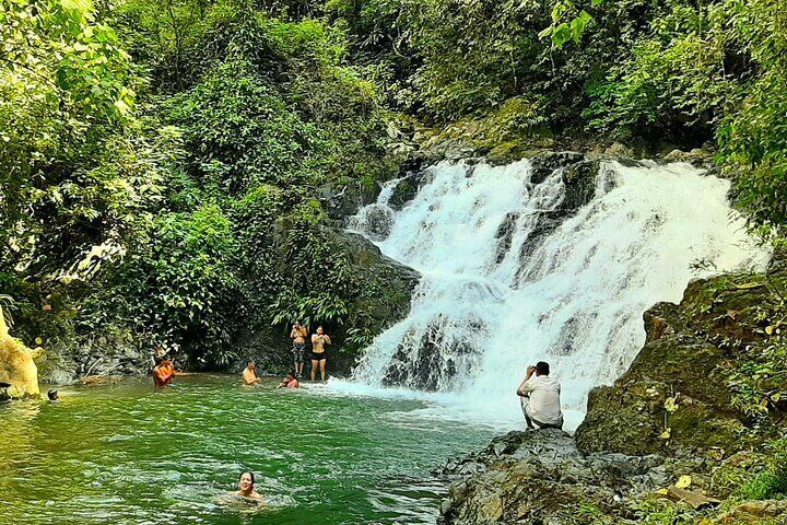 Tour to a waterfall and Embera village with lunch included
