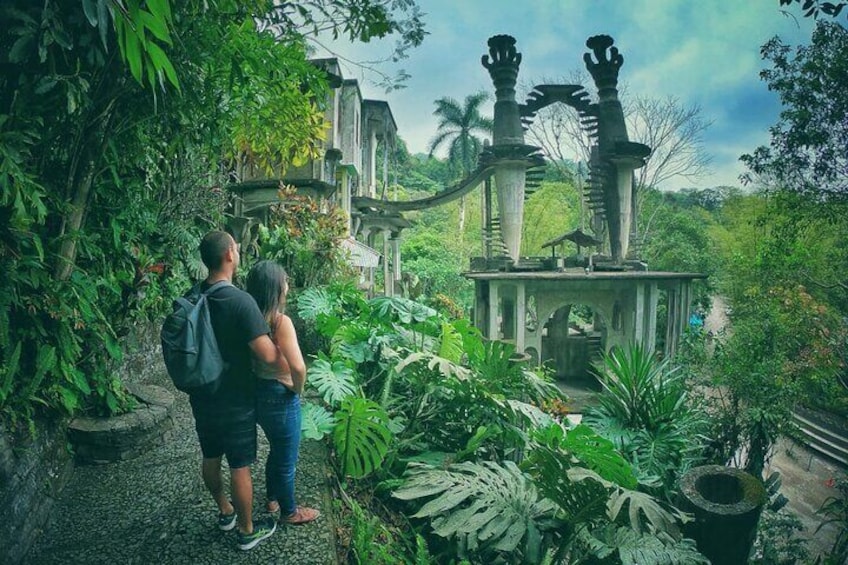 Xilitla Surrealistic Garden and Huahuas Abyss Tour