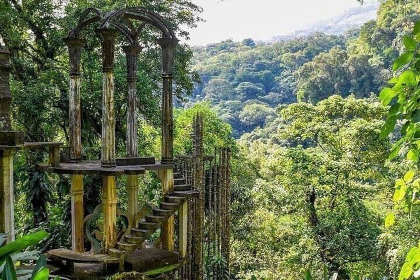 Xilitla Surrealistic Garden and Huahuas Abyss Tour