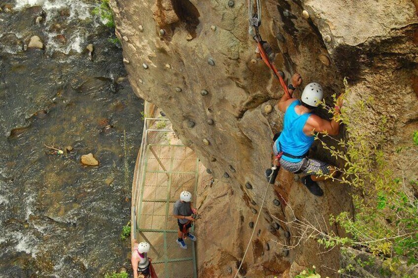 rock walk climbing in Guanacsate