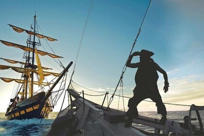 Cena al tramonto e spettacolo pirata a Los Cabos