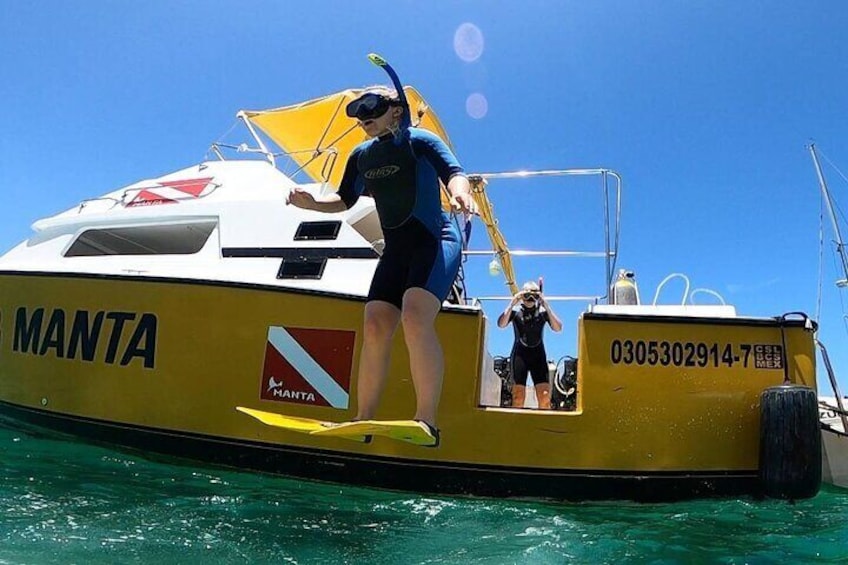 Guided by Divemaster, Cabo San Lucas short Snorkeling Tour MANTA 