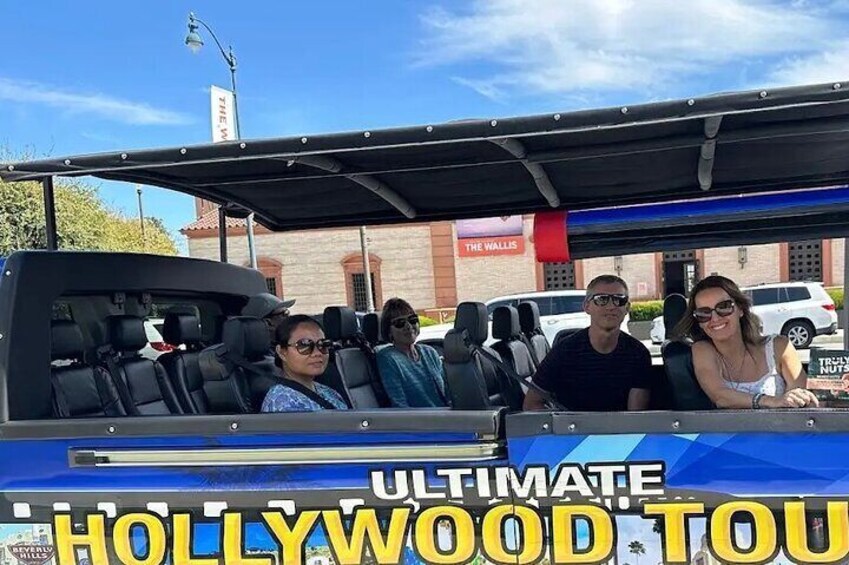 Hollywood, Beverly Hills and Celebrity Homes Open Air Van Tour! 