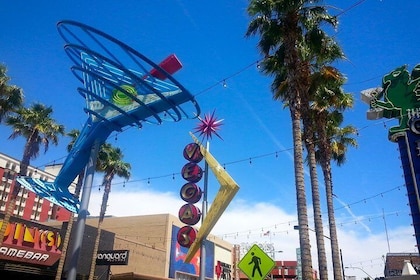 Small-Group City centre and Fremont Street History Walking Tour